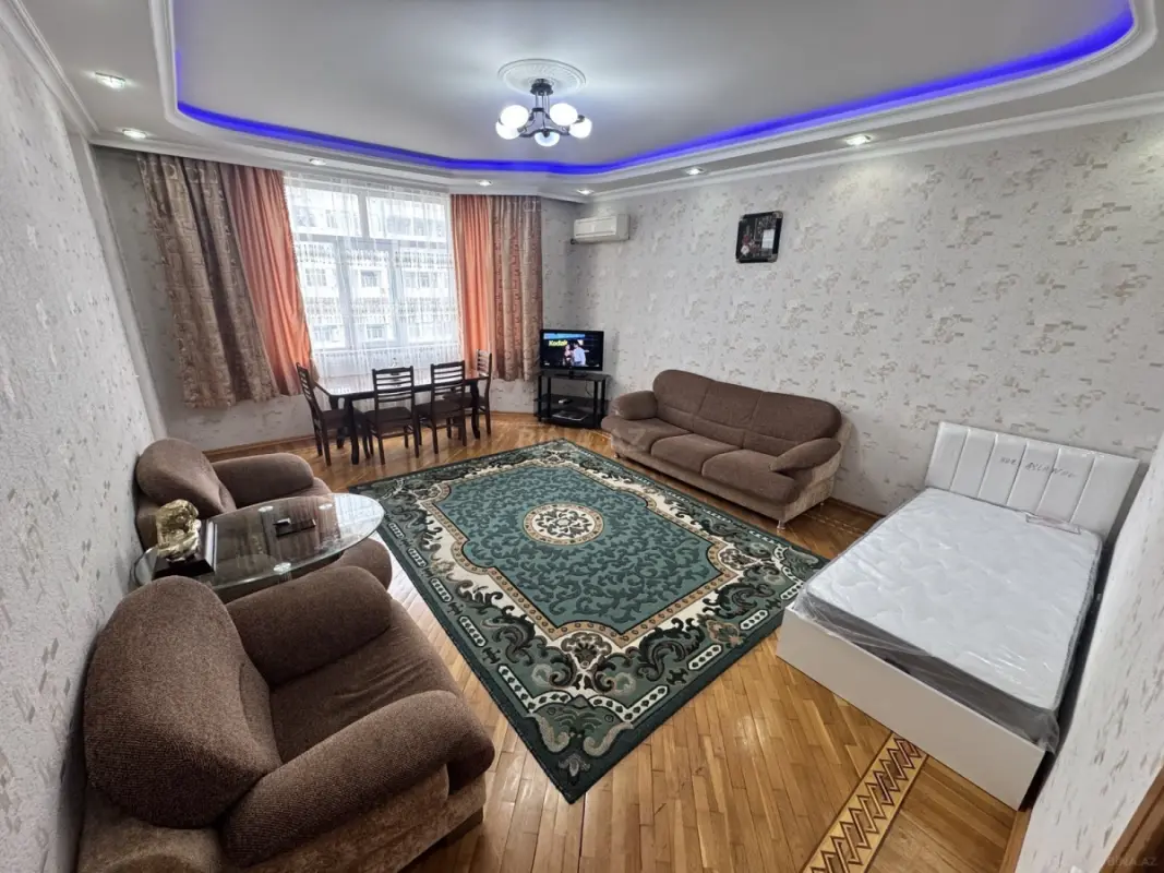 Kirayə verilir 2 otaqlı mənzil 67 m²