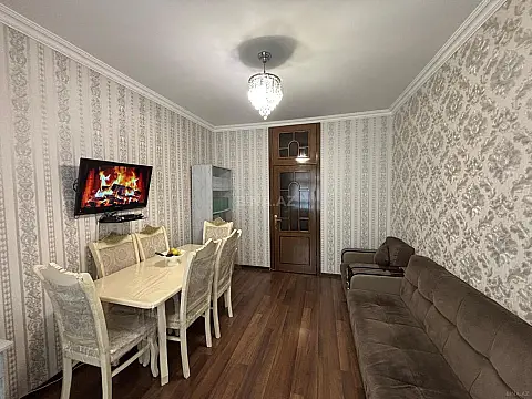 Satılır 4 otaqlı mənzil 100 m² — Bakı, İnşaatçılar 4 otaq 100.00 m²