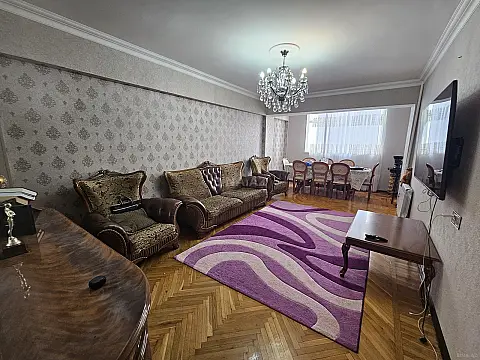 Satılır 2 otaqlı mənzil 63 m² — Bakı, İnşaatçılar 2 otaq 63.00 m²
