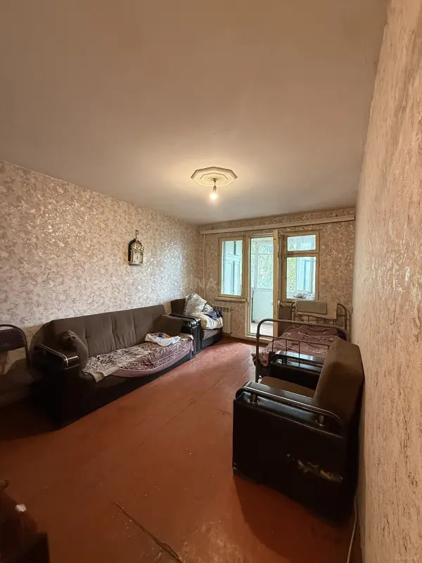 Satılır 1 otaqlı mənzil 42 m²