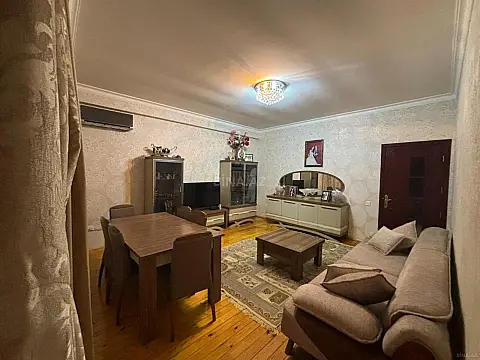Satılır 2 otaqlı mənzil 65 m² — Bakı, İnşaatçılar 2 otaq 65.00 m²