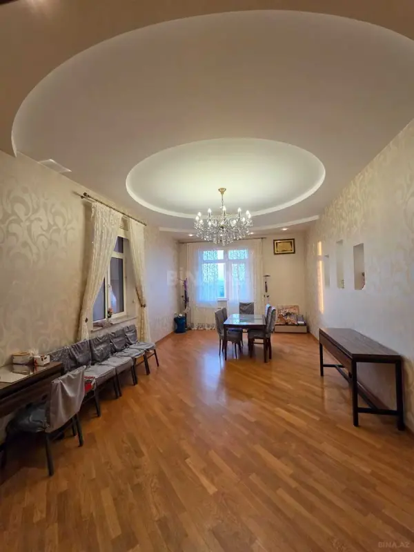 Kirayə verilir 8 otaqlı həyət evi 220 m²
