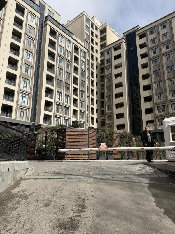 Satılır 2 otaqlı mənzil 73 m²