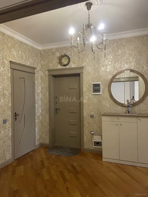 Satılır 3 otaqlı mənzil 92 m²