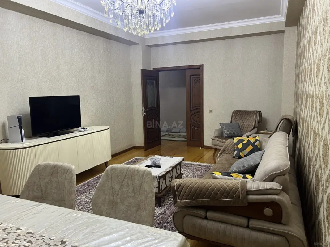 Satılır 3 otaqlı mənzil 121 m²