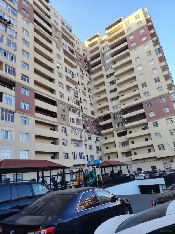 Satılır 3 otaqlı mənzil 118 m²