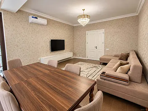 Kirayə verilir 3 otaqlı mənzil 110 m² — Bakı 3 otaq 110.00 m²