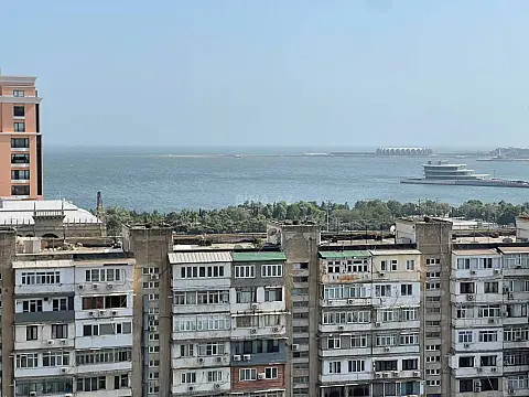Satılır 4 otaqlı mənzil 249 m² — Bakı 4 otaq 249.00 m²