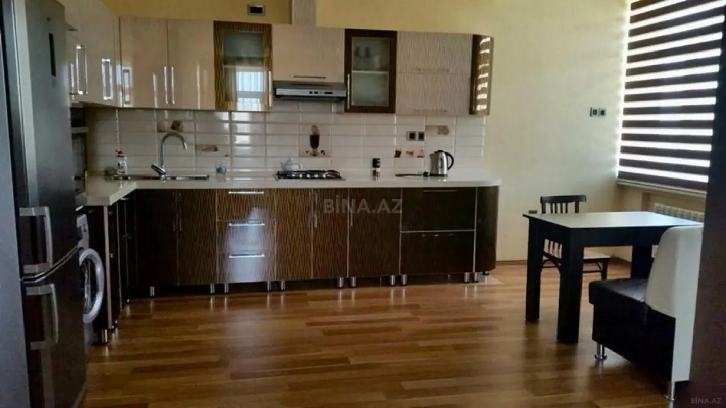 Satılır 3 otaqlı mənzil 93 m²