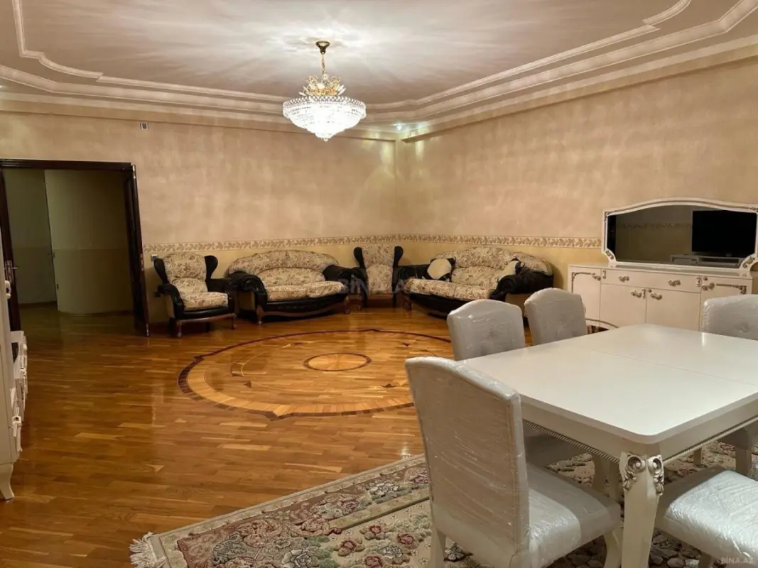 Kirayə verilir 4 otaqlı mənzil 230 m²