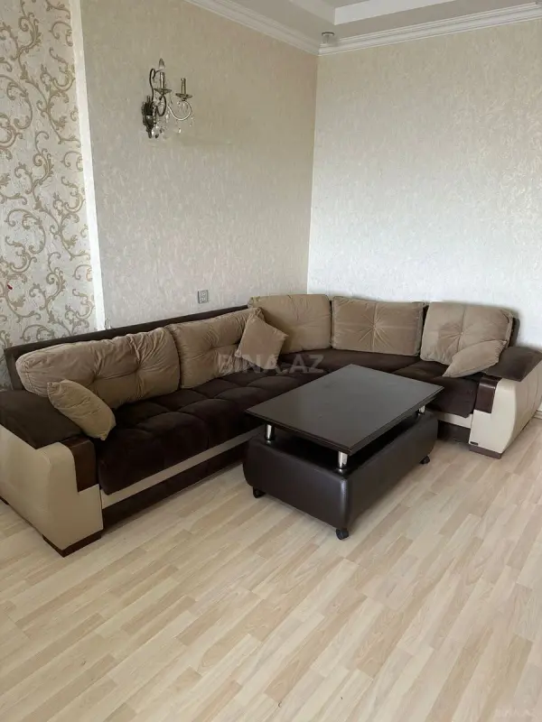 Kirayə verilir 2 otaqlı mənzil 94 m²