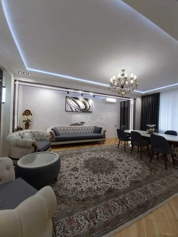 Satılır 4 otaqlı mənzil 160 m²