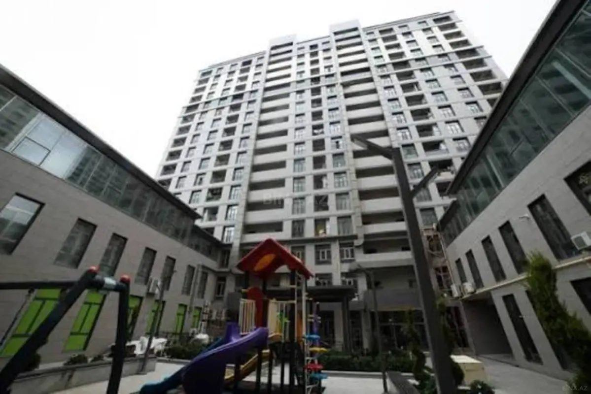 Satılır 3 otaqlı mənzil 145.4 m²