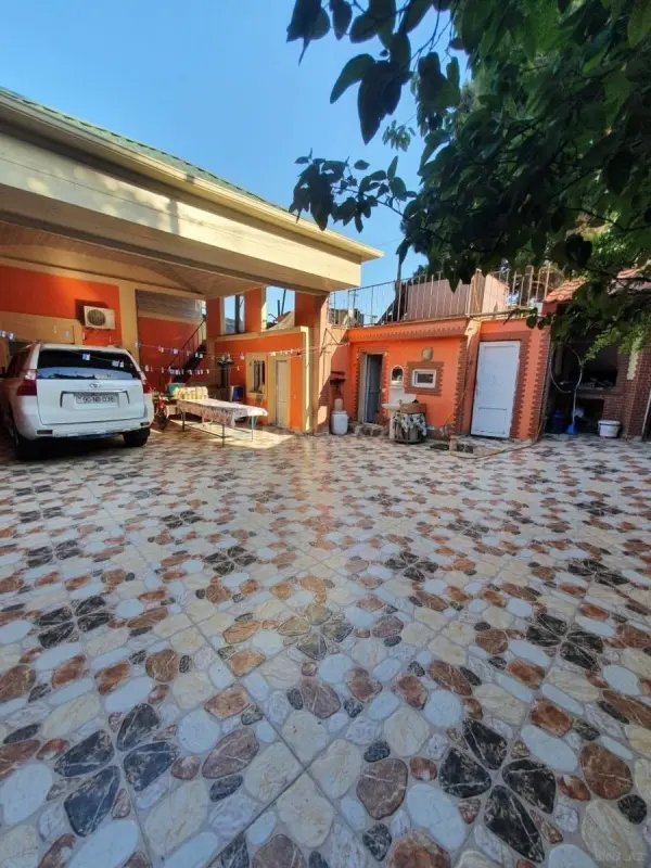 Satılır 4 otaqlı həyət evi 130 m²