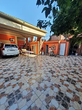 Satılır 4 otaqlı həyət evi 130 m² — Bakı 4 otaq 130.00 m²