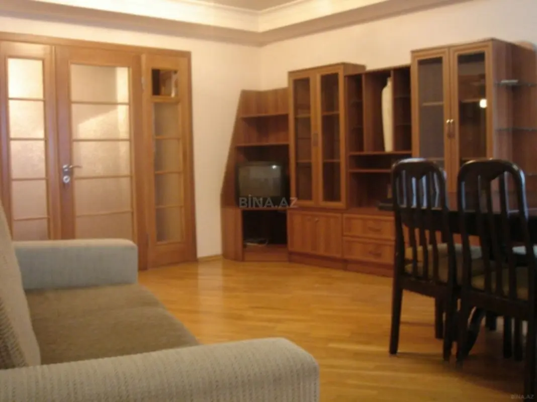 Satılır 4 otaqlı mənzil 102 m²