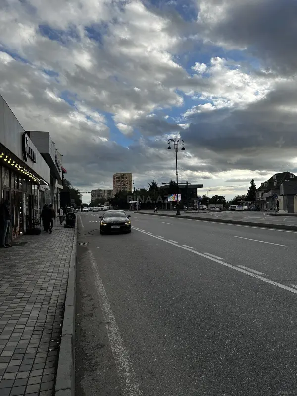 Kirayə verilir obyekt 300 m²