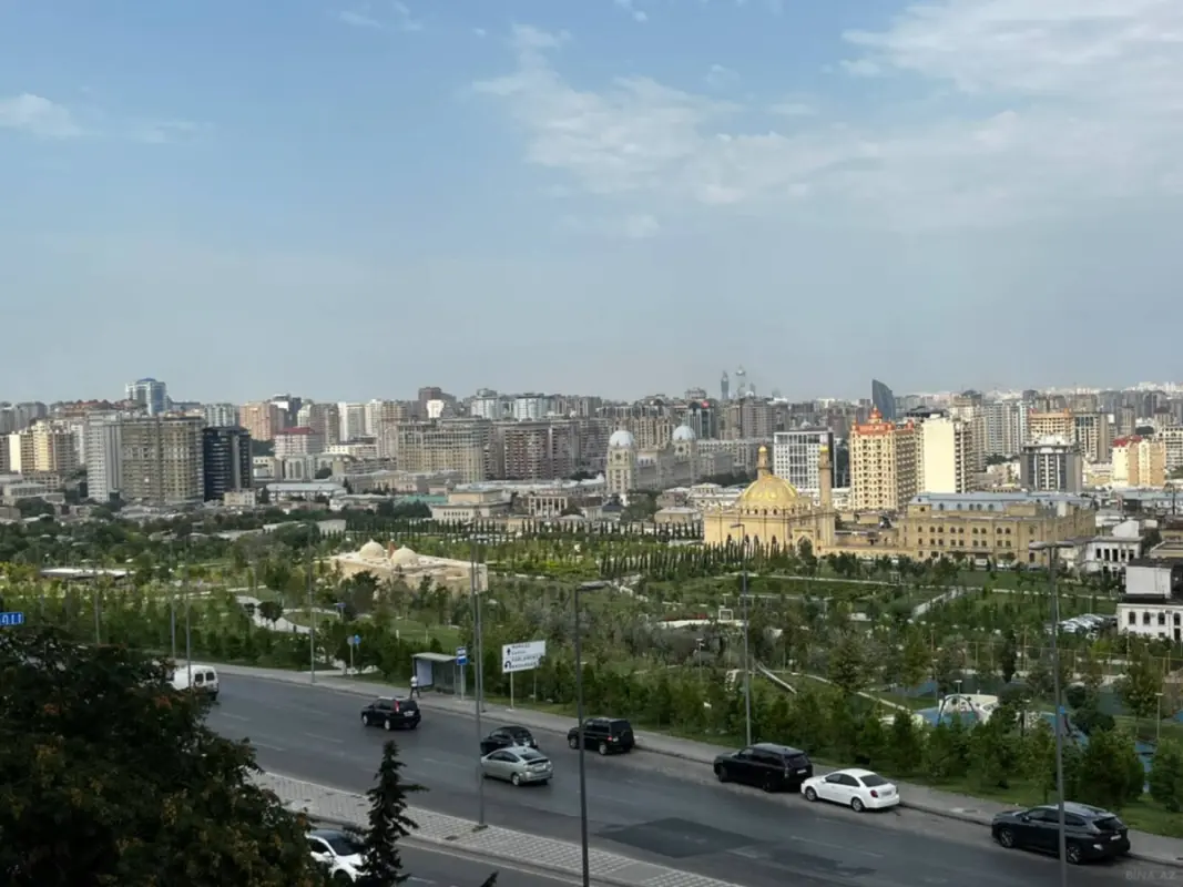 Kirayə verilir 4 otaqlı mənzil 150 m²
