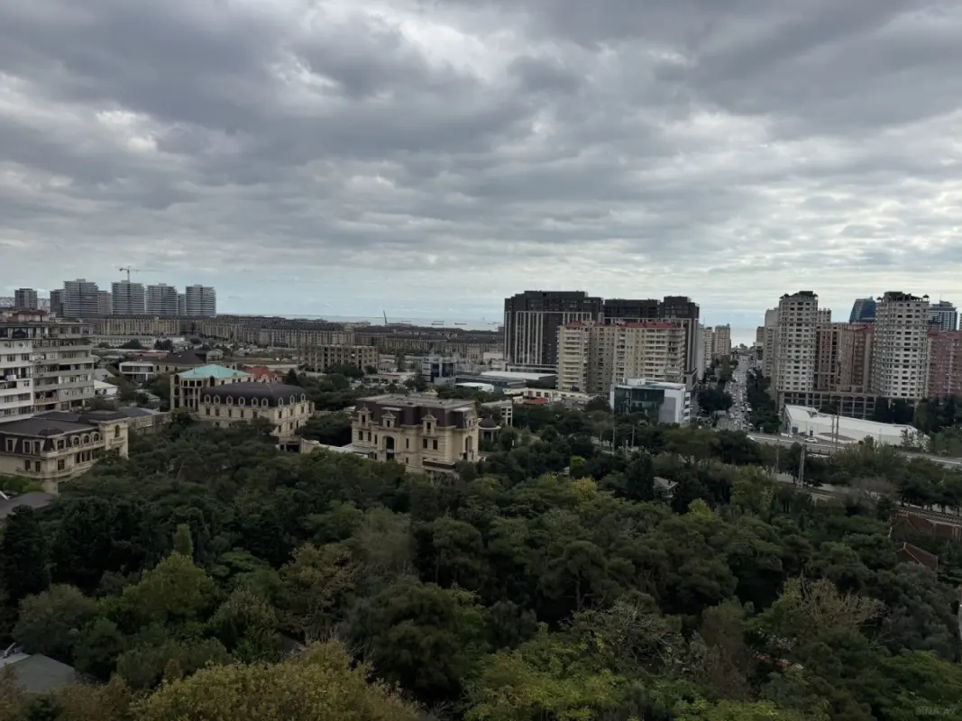 Satılır 3 otaqlı mənzil 120 m²
