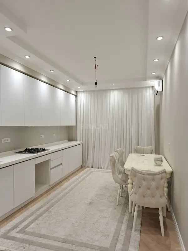 Kirayə verilir 2 otaqlı mənzil 95 m²