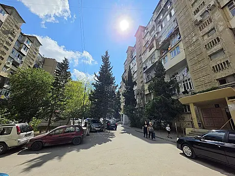 Satılır 2 otaqlı mənzil 60 m² — Bakı, İnşaatçılar 2 otaq 60.00 m²