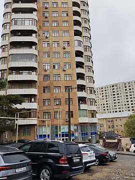 Satılır 5 otaqlı mənzil 190 m² — Bakı 5 otaq 190.00 m²