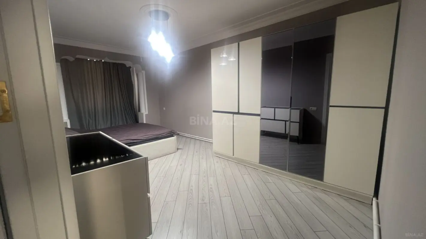 Satılır 4 otaqlı mənzil 100 m²