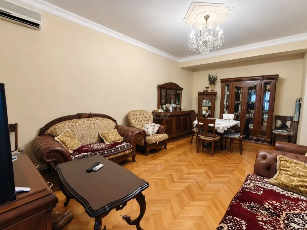 Satılır 3 otaqlı mənzil 115 m²