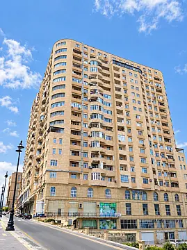 Satılır 3 otaqlı mənzil 135 m² — Bakı 3 otaq 135.00 m²