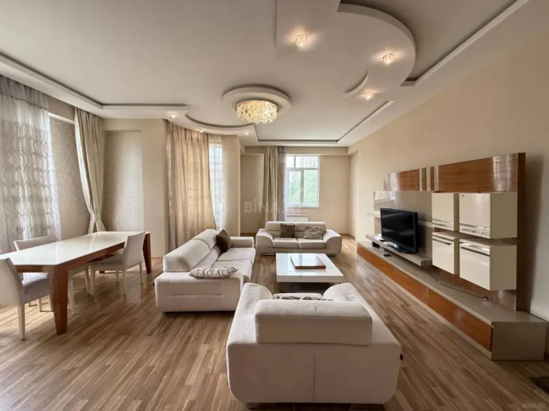 Kirayə verilir 3 otaqlı mənzil 120 m²