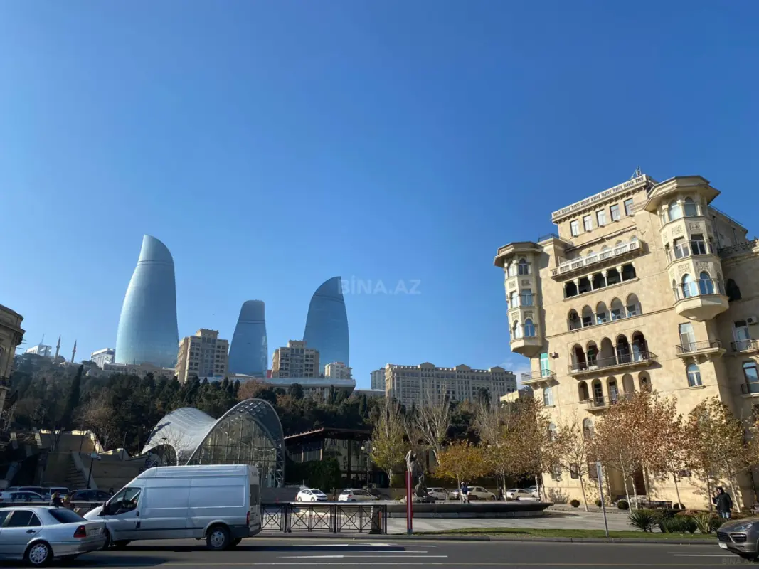 Kirayə verilir 3 otaqlı mənzil 150 m²