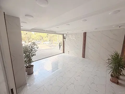 Kirayə verilir obyekt 20 m² — Bakı, Memar Əcəmi yanı 20.00 m²