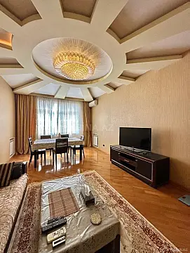 Kirayə verilir 3 otaqlı mənzil 100 m² — Bakı, Nərimanov 3 otaq 100.00 m²