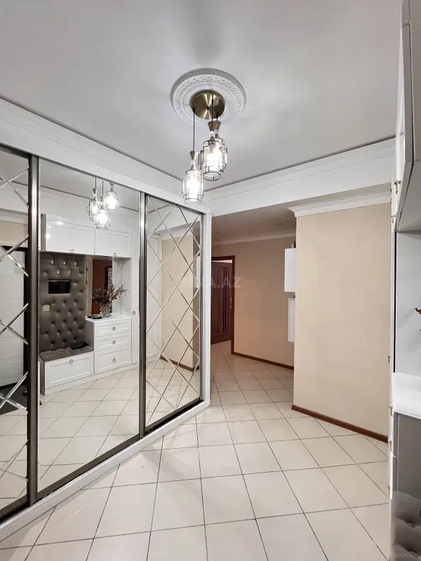 Satılır 3 otaqlı mənzil 95 m²