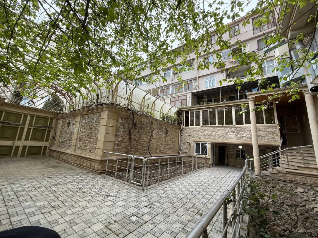 Satılır obyekt 150 m²