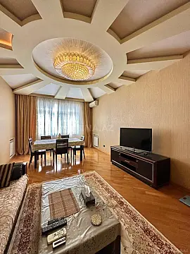 Kirayə verilir 3 otaqlı mənzil 100 m² — Bakı, Nərimanov 3 otaq 100.00 m²