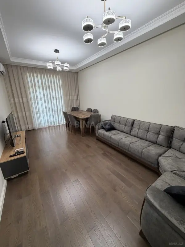 Kirayə verilir 2 otaqlı mənzil 82 m²
