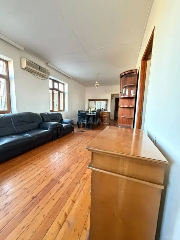 Kirayə verilir 4 otaqlı həyət evi 200 m²