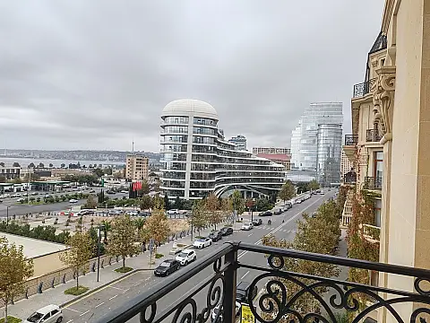 Satılır 3 otaqlı mənzil 144 m² — Bakı 3 otaq 144.00 m²