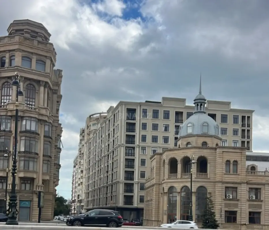 Satılır 3 otaqlı mənzil 110 m²