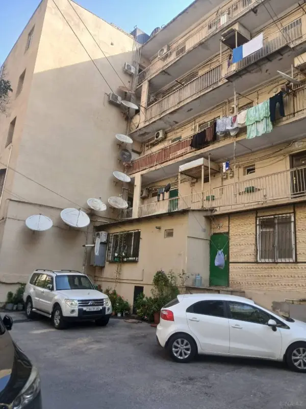 Satılır 2 otaqlı mənzil 42 m²