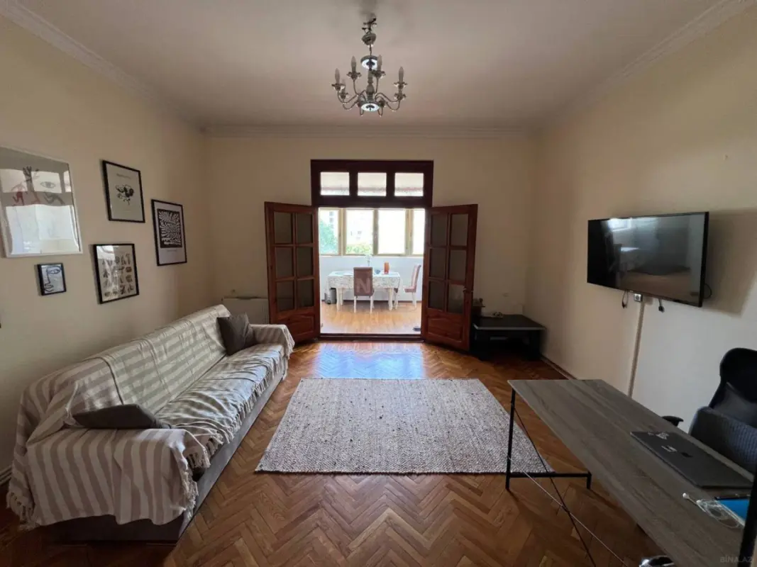Kirayə verilir 2 otaqlı mənzil 70 m²