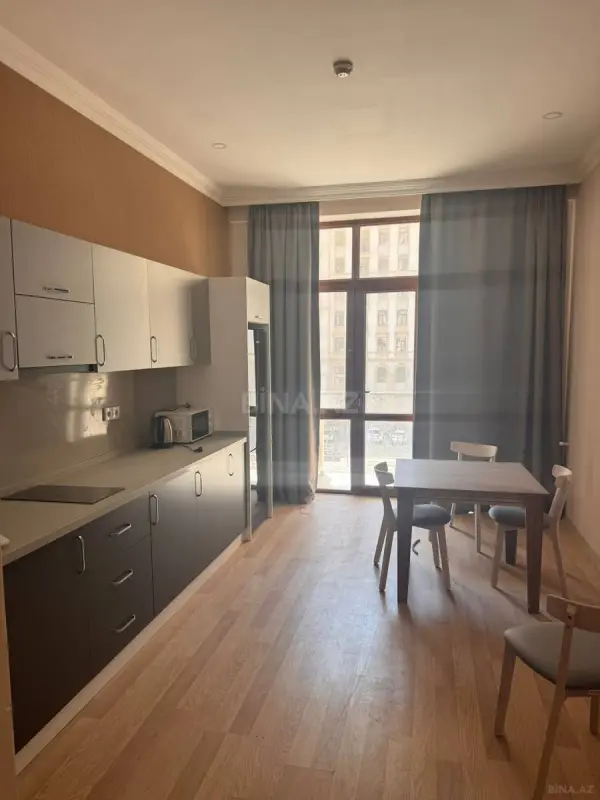 Kirayə verilir 2 otaqlı mənzil 122 m²