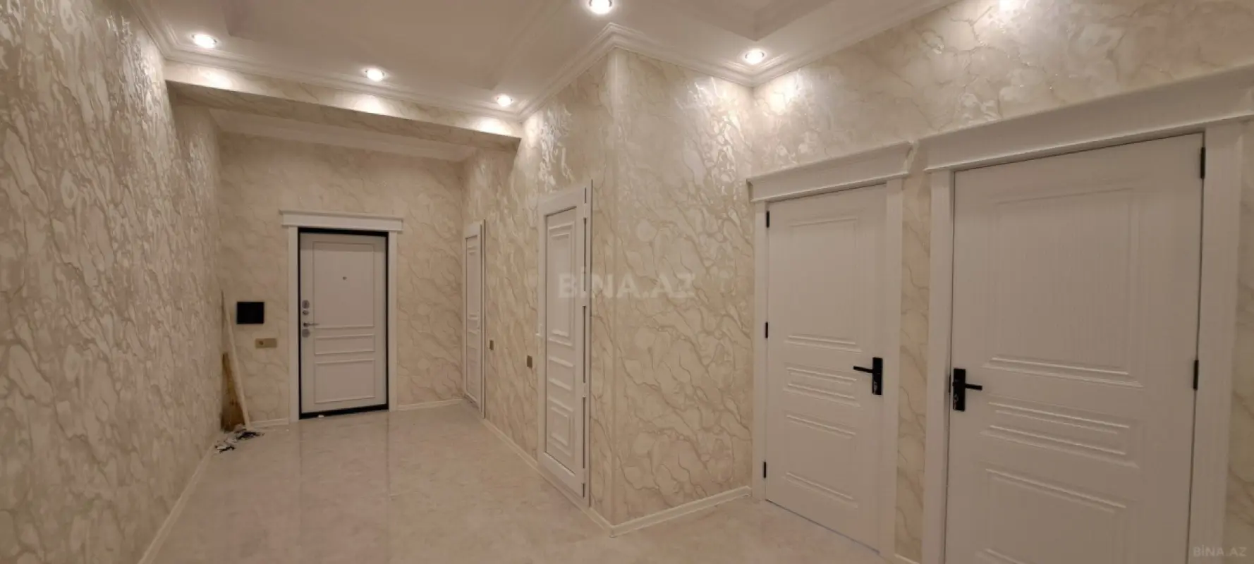 Satılır 3 otaqlı mənzil 116 m²