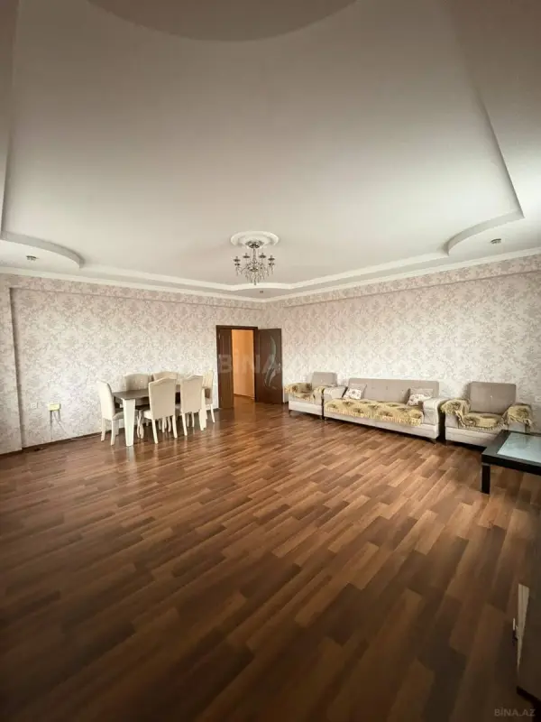 Kirayə verilir 2 otaqlı mənzil 110 m²
