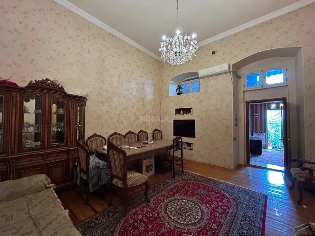Satılır 4 otaqlı mənzil 120 m²