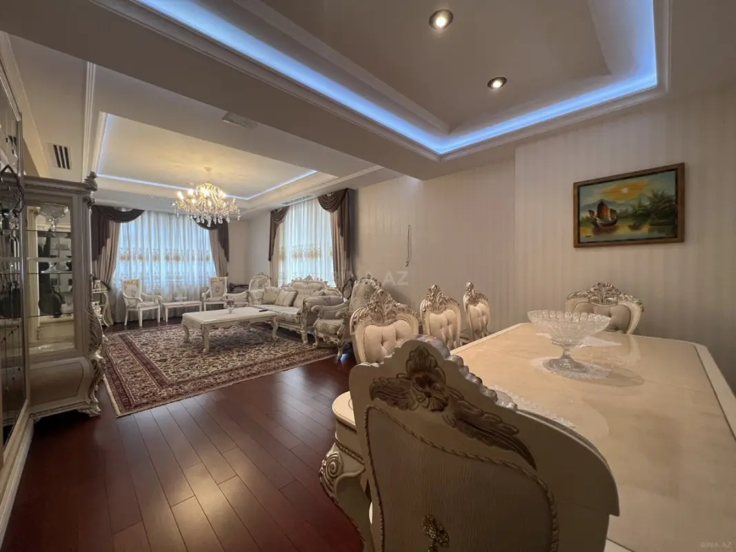 Kirayə verilir 4 otaqlı mənzil 550 m²