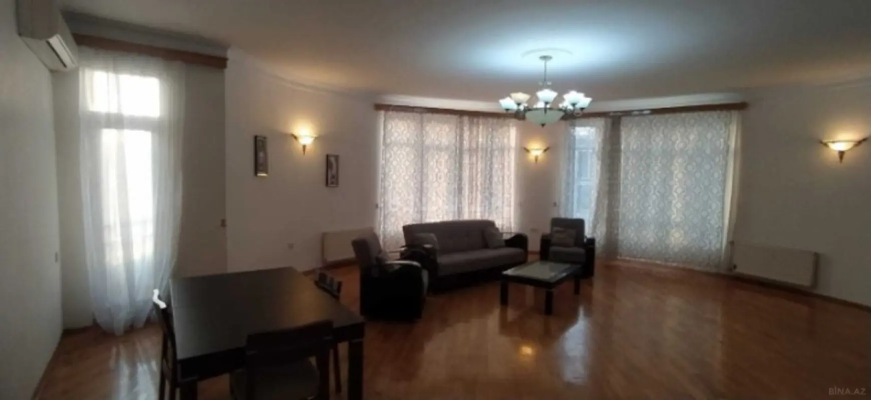 Satılır 4 otaqlı mənzil 225 m²