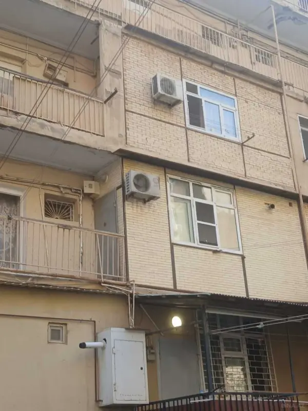 Satılır 2 otaqlı mənzil 42 m²