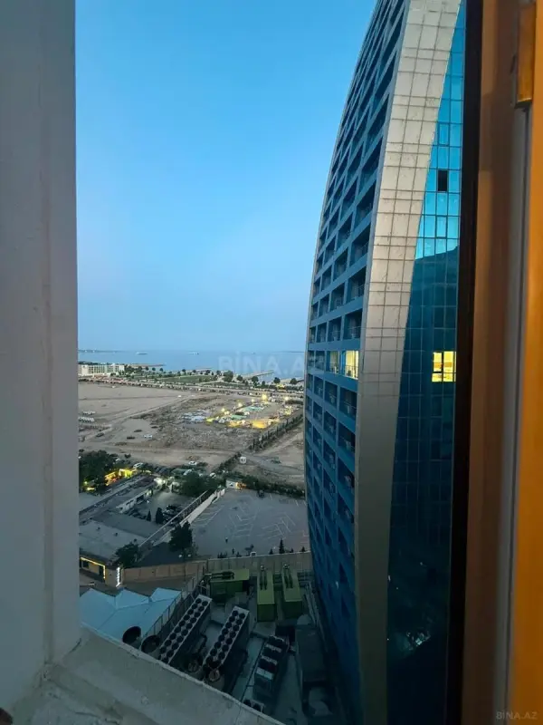 Kirayə verilir 3 otaqlı mənzil 165 m²